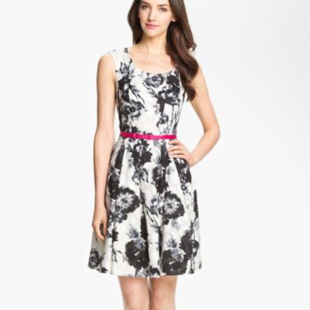 A-line dress black and white